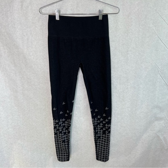 Fabletics High-Waisted Seamless Check
Legging Size small - Picture 2 of 8